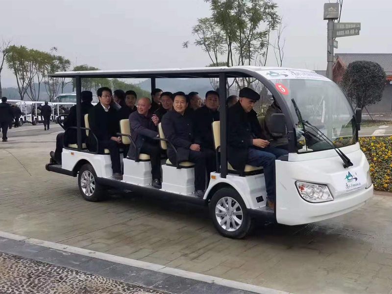 非公路用旅游观光车辆